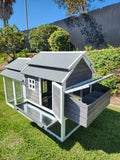 Chicken Coop Cheyenne Grey & White