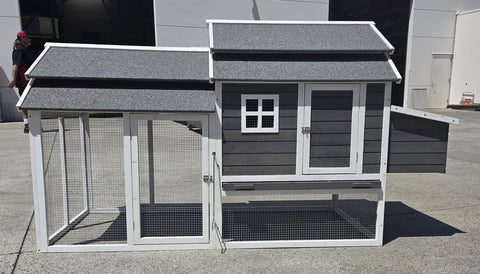 Chicken Coop Cheyenne Grey & White